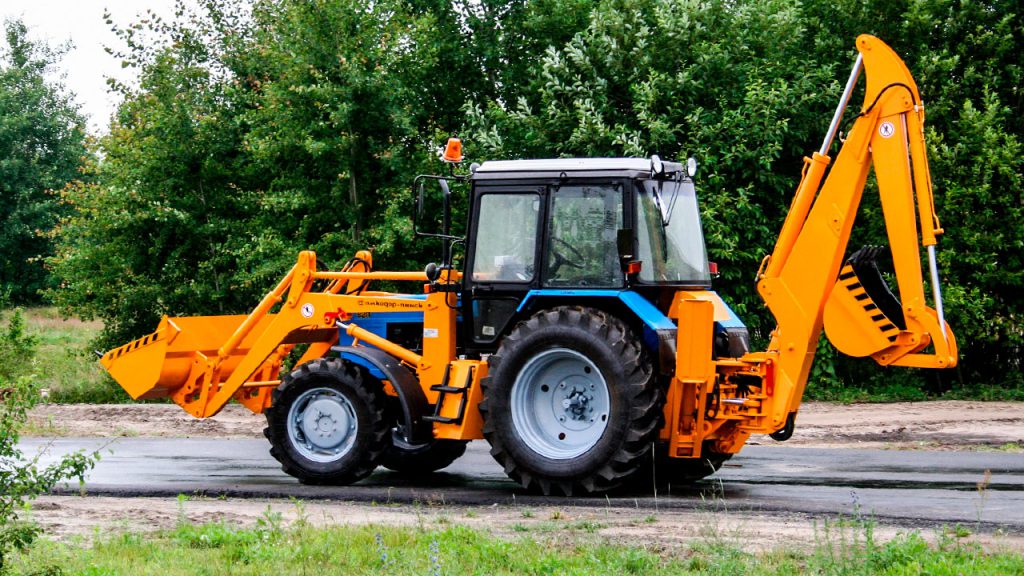 Экскаваторы-погрузчики Амкодор 702ЕА и Амкодор 702ЕА-01
